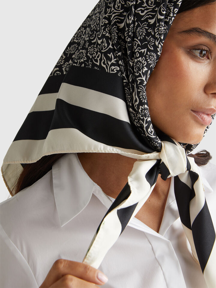 SQUARE SCARF Women image number 2